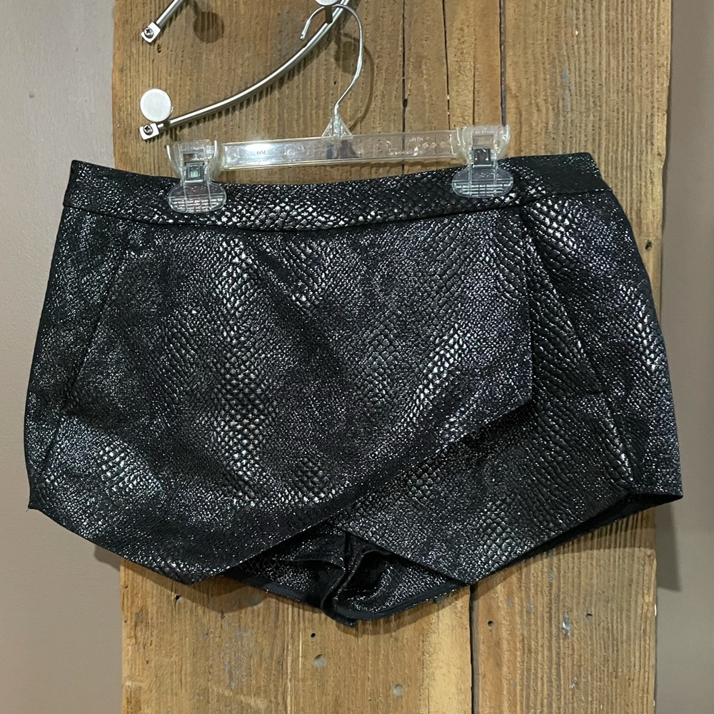 Mini Skort - Picture 4 of 4